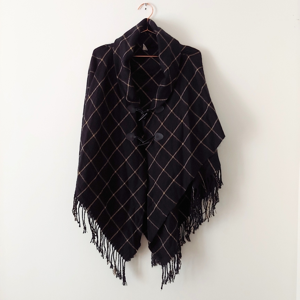 Black & tan plaid diamond pattern toggle closure cape